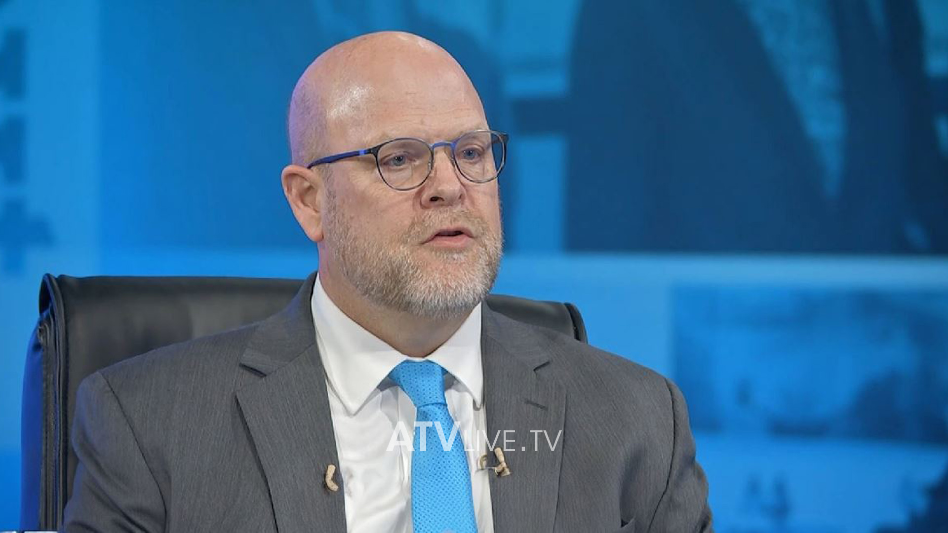 Hovenier thërret konferencë për media, deklarohet për draftin e Asociacionit