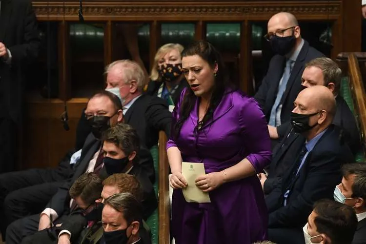 Deputetja britanike, Alica Kearns viziton Kosovën