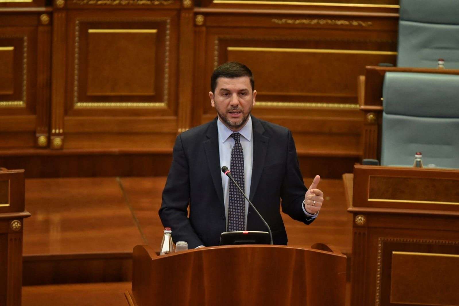 Memli Krasniqi, Kurtit: Ti je shembulli më i keq i opozitarit që e ka pasur Kosova ndonjëherë