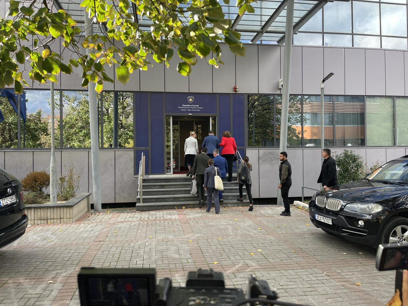 Kurti takohet me raportuesen për anëtarësimin e Kosovës në KiE