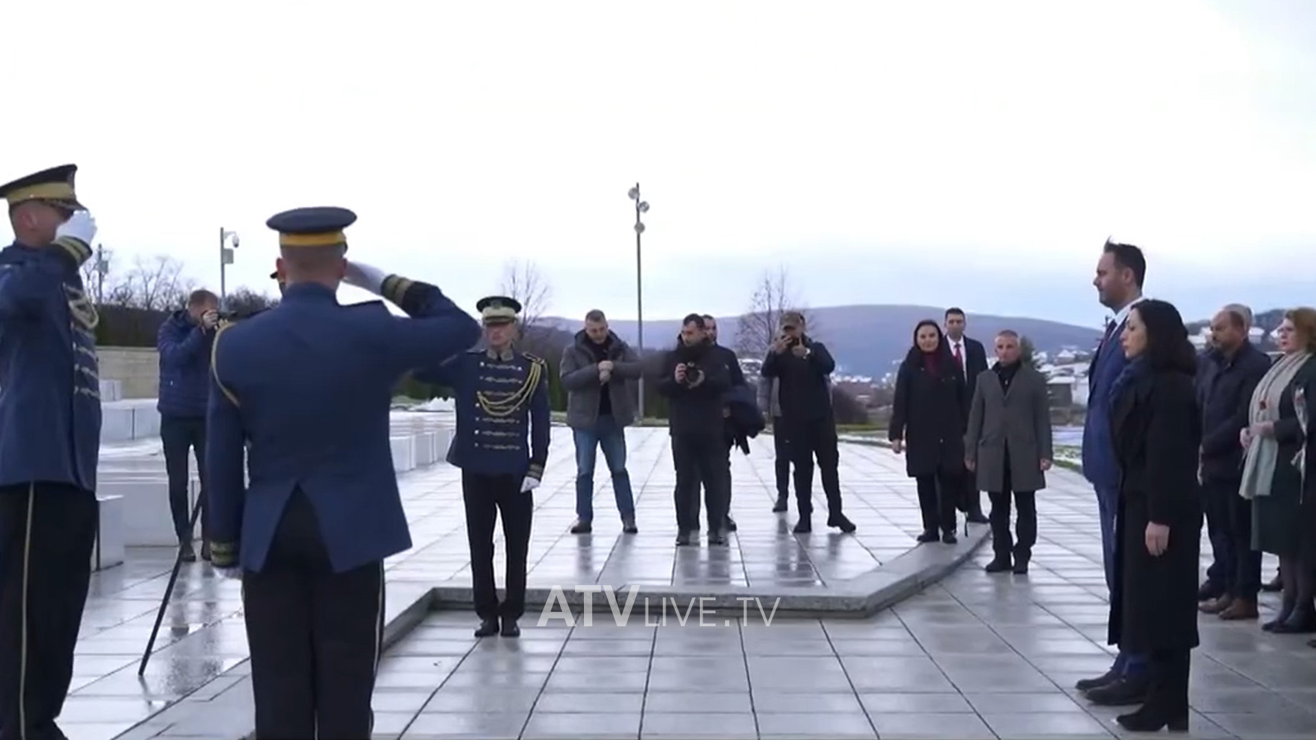 Udhëheqës institucionesh e zyrtarë vizituan prekazin