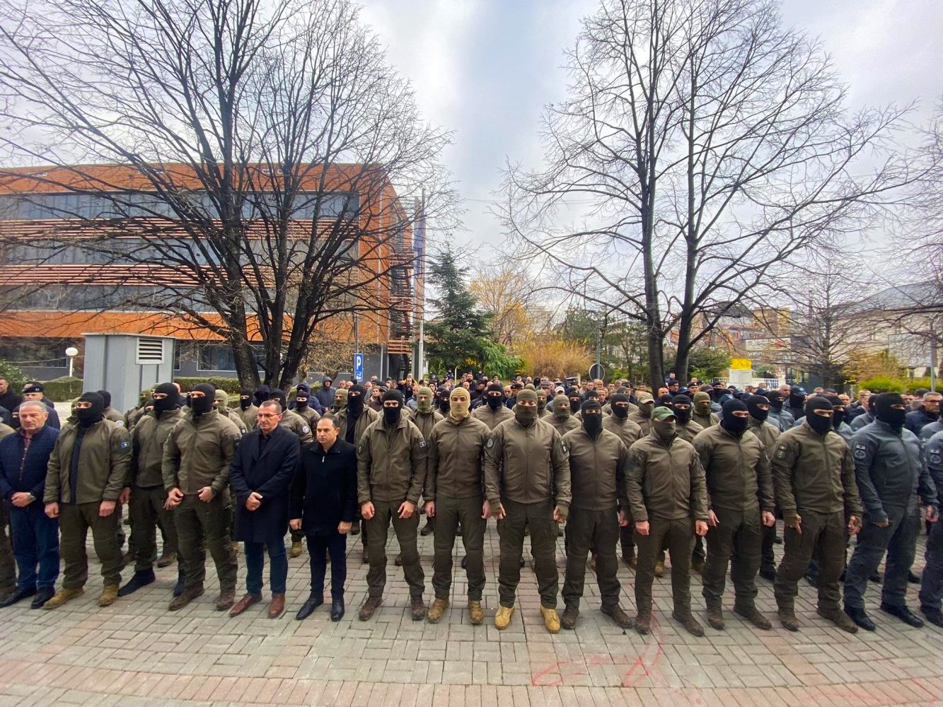 NjSI-ja dhe Sindikata e Policisë protestojnë para qeverisë