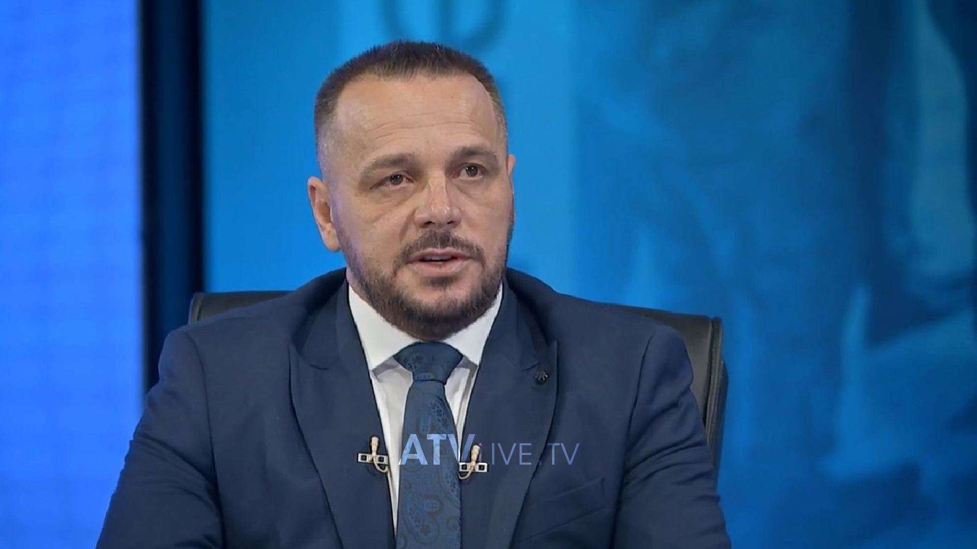 “Ai është pezulluar nga detyra”, Maqedonci flet për pjesëtarin e FSK-së, të dyshuar si i përfshirë në vrasjen e Liridona Ademajt