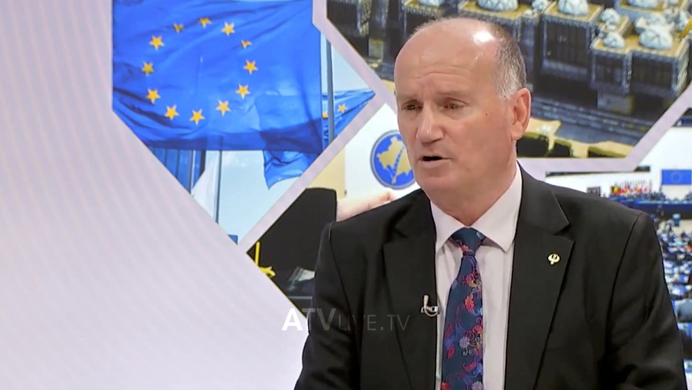 Çollakaj: E them me përgjegjësi profesionale se nuk do të ketë luftë as në Kosovë, as në Ballkan