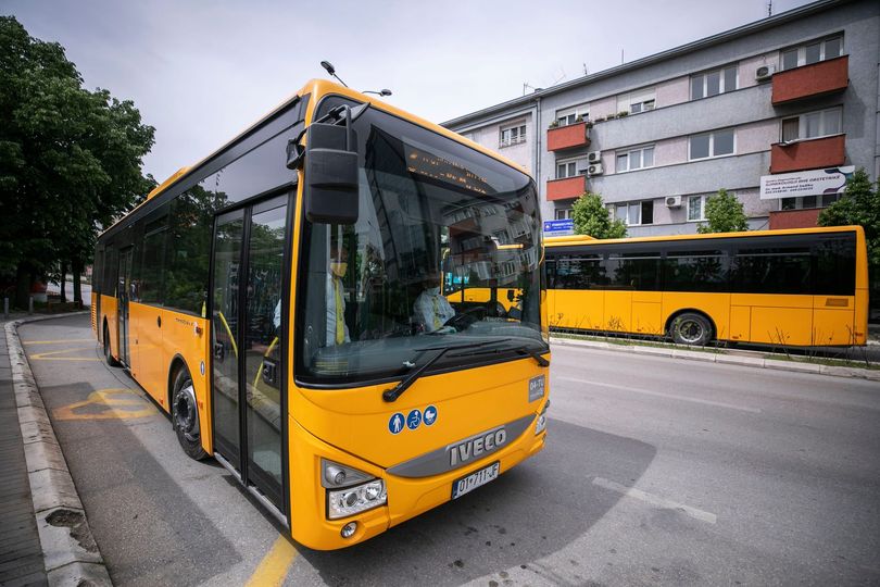 Transporti publik falas në Prishtinë gjatë marshit për UÇK-në