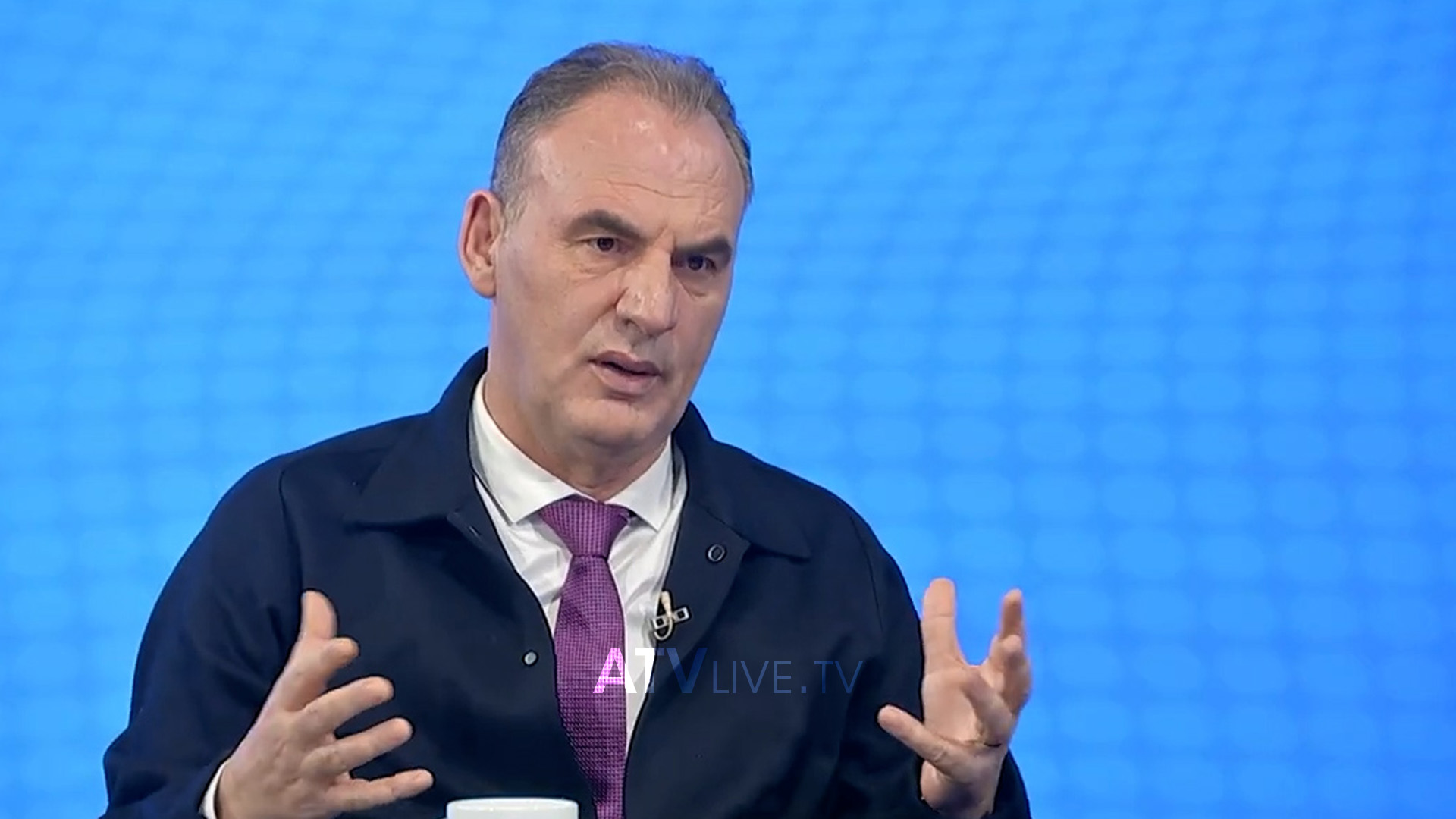 Limaj kritikon opozitën: Demokracia në Kosovë është në rrezik, po krijohet hapësira për regjime autoritare