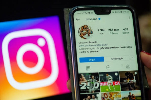 ​Instagrami forcon politikat për adoleshentët
