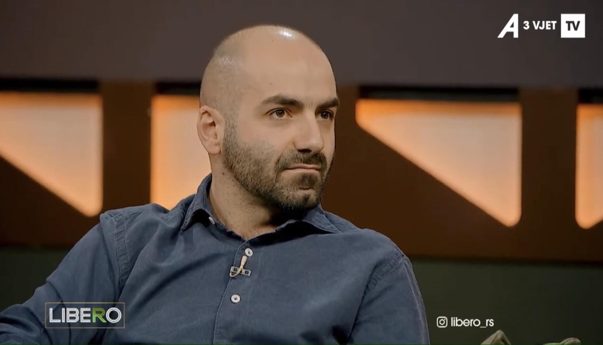 Poeti kosovar që çdo dhimbje të familjes e ka kthyer në poezi