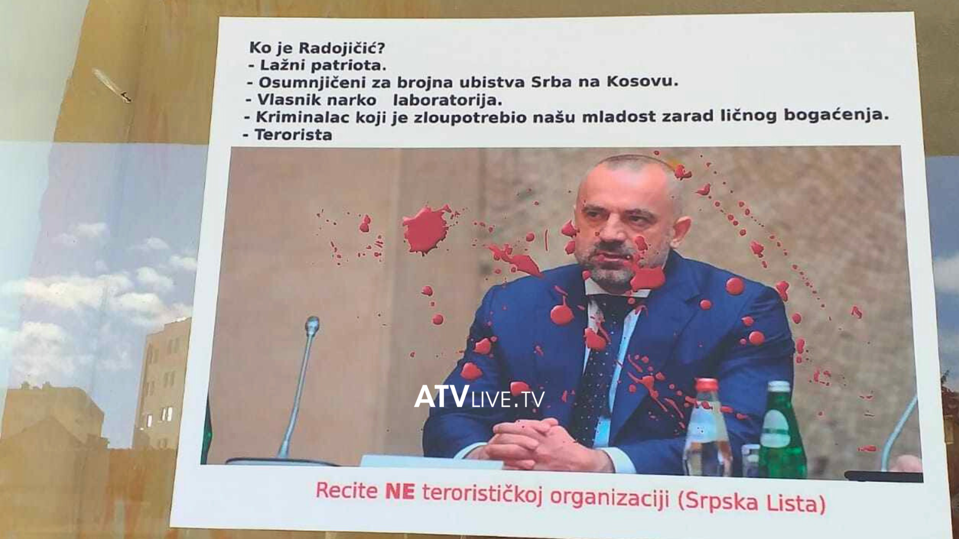 “Kush është Radojiçiqi? Patriot i rrejshëm, terrorist dhe kriminel që keqpërdor rininë tonë”, në Leposaviq e Zubin Potok vendosen pamflete kundër Radojiçiqit