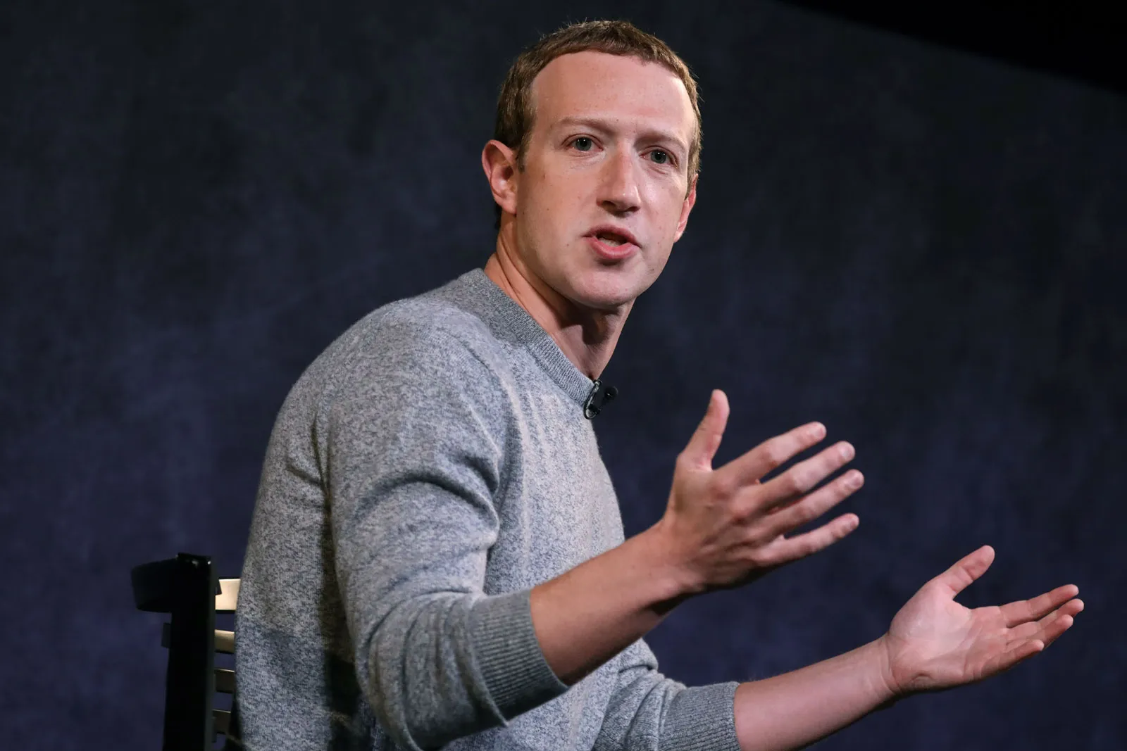 Mark Zuckerberg, me histori të gjatë të kërkimfaljeve publike