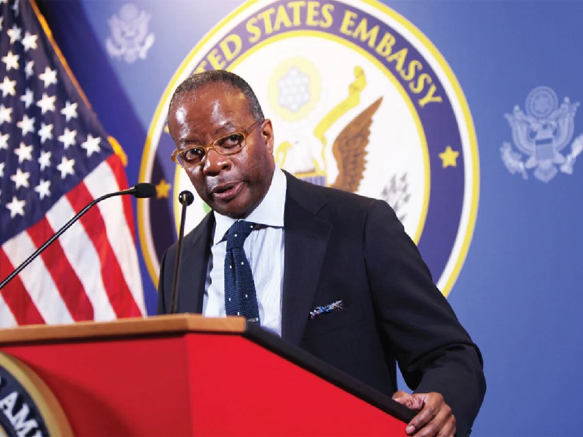 Presidentja Osmani takohet sot me zyrtarin e lartë amerikan Todd Robinson