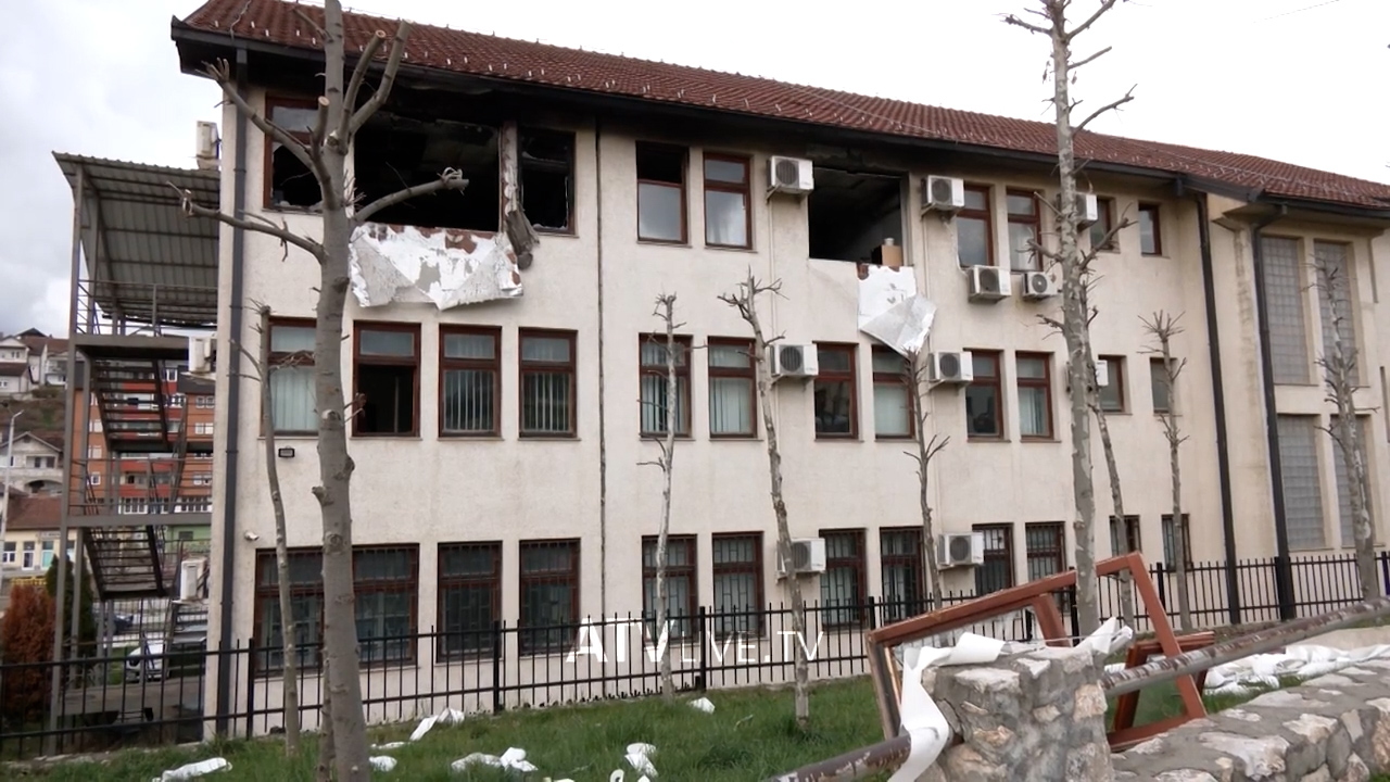 Zjarrvënia në gjykatën e Kaçanikut, ndalohen tre të mitur