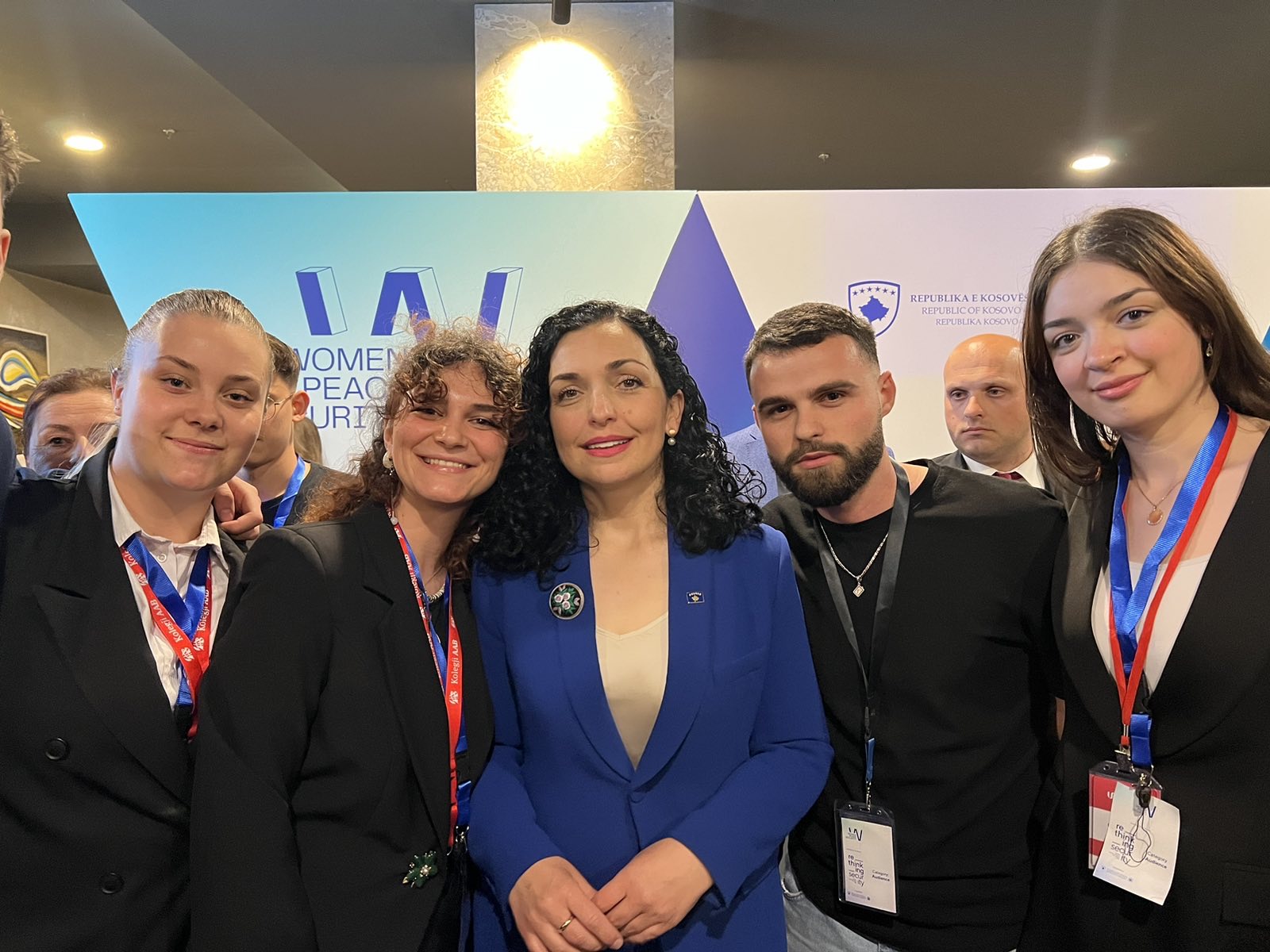 vjosa osmani studentete e kolegjit aab
