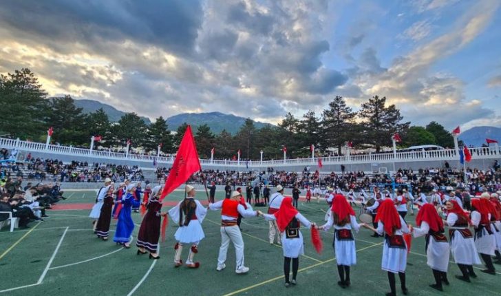 Festivali “Sofra Dardane” bën bashkë artistë nga të gjithë trevat shqiptare