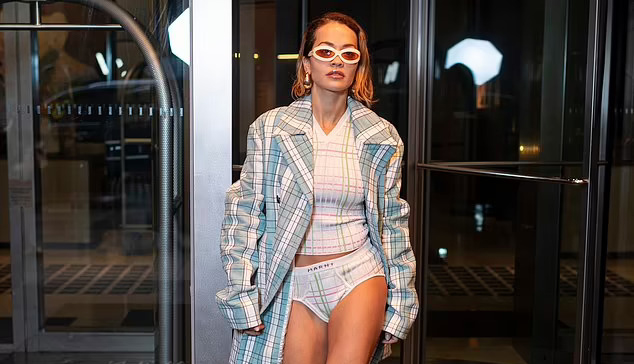 Stili unik i Rita Orës, ‘pushton’ New York-un