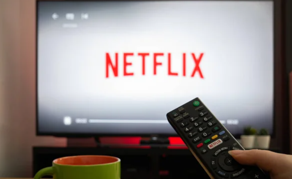 Netflix ndalon së punuari në këto modele të televizorit