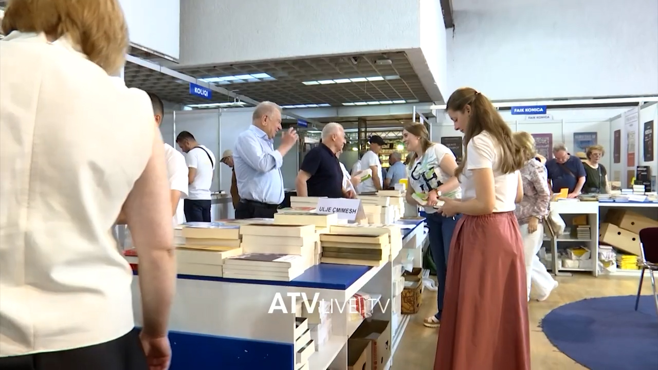 Më shumë vizitorë se sa blerës në “Panairin e Librit 2024”