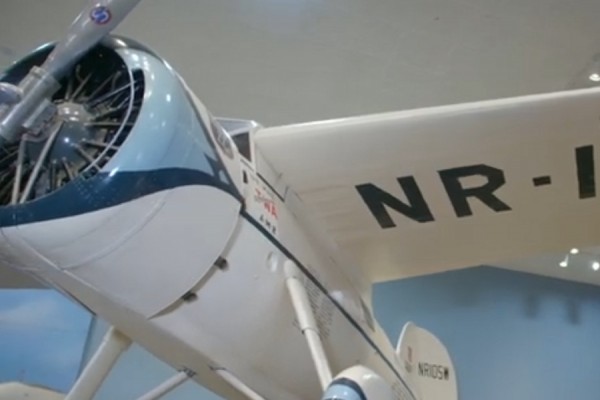 ​Wiley Post, aviatori që bëri fluturimin e parë vetëm rreth botës