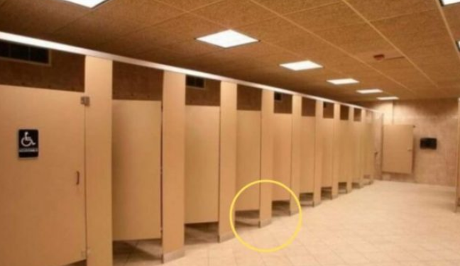 E dini pse dyert në tualete publike nuk arrijnë në dysheme?