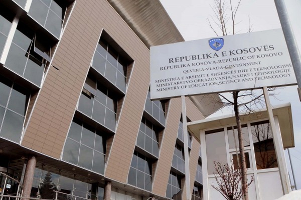 MASHTI me njoftim të rëndësishëm për prindërit rreth teksteve shkollore
