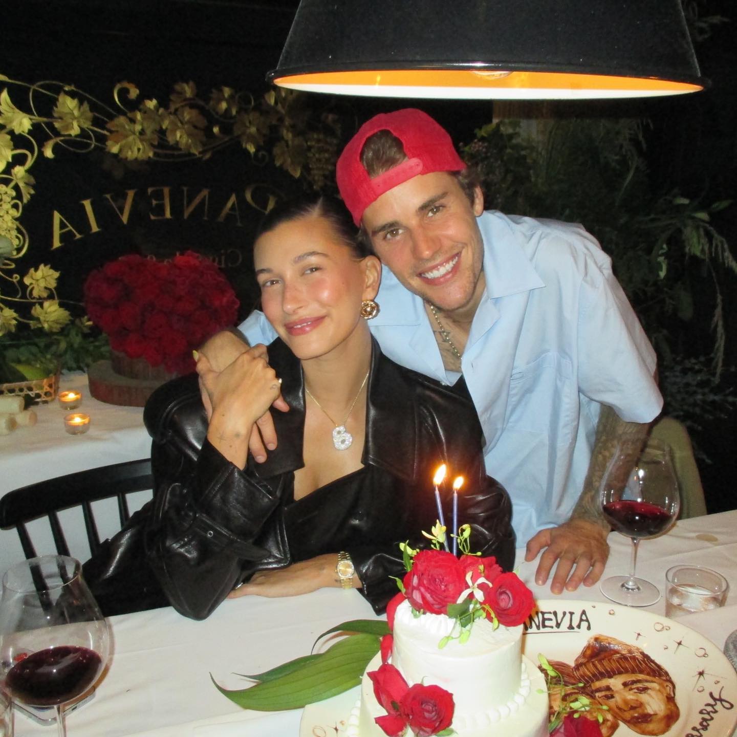 Fansat janë të bindur se e kanë zbuluar emrin e foshnjës së Justin dhe Hailey Bieber