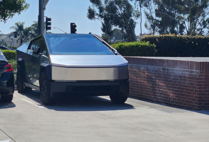Për të pestën herë, Tesla Cybertruck tërheq veturat nga tregu