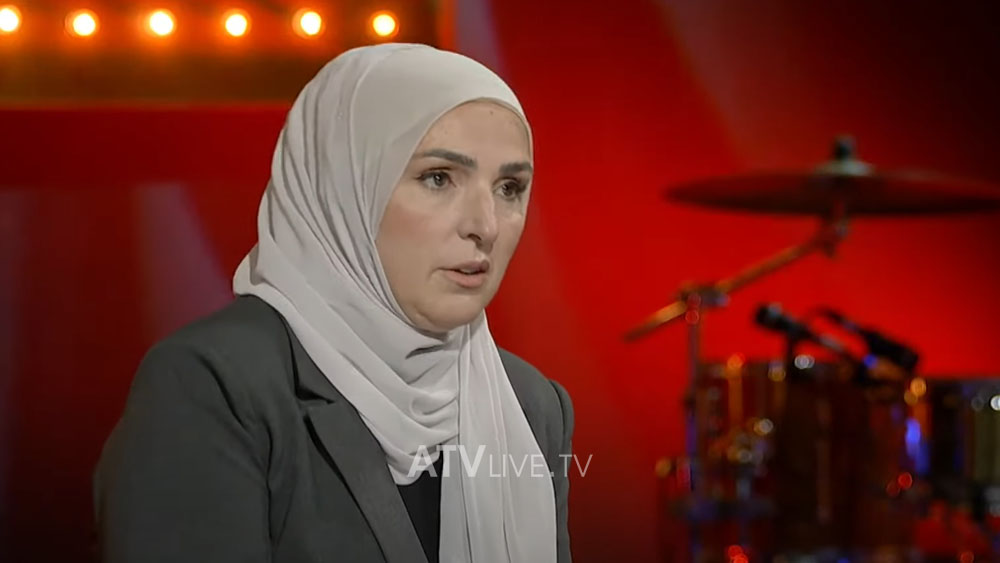 “Zoti na krijoi të barabartë”, Besa Ismaili përballë Resul Sinanit në Pyetësorin R