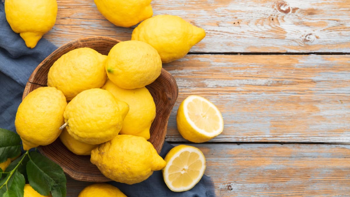 Disa arsye pse duhet të hani limon çdo ditë