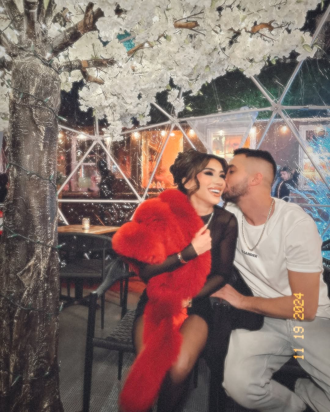 Melinda Ademi publikon foto me të dashurin e saj