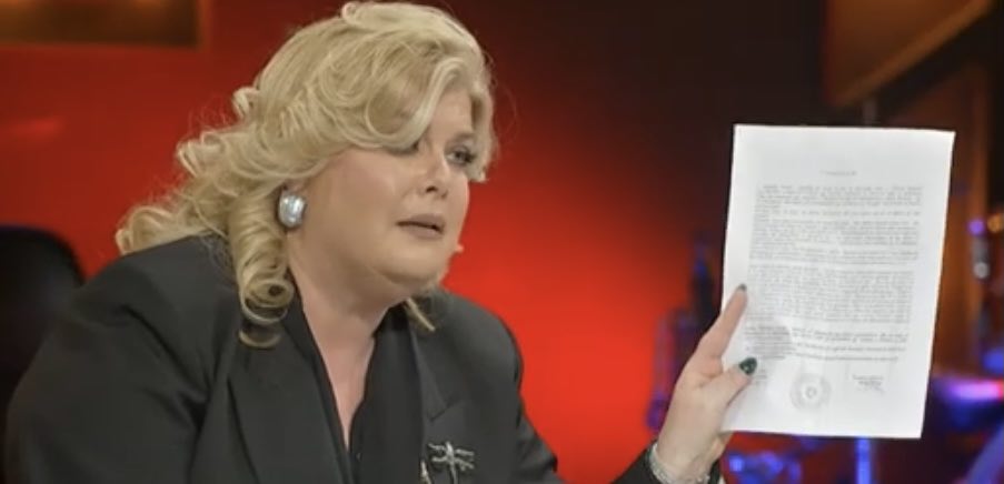 U nda nga burri, Gjykata e Kosovës ia ndaloi nënës që t’i shoh fëmijët, Eni Çobani tregon emrat e atyre që e morën vendimin