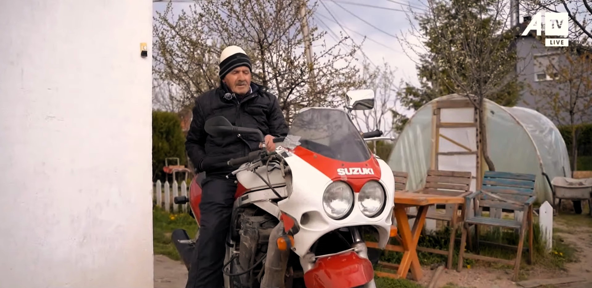 77-vjeçari me pasion të veçantë për motorët