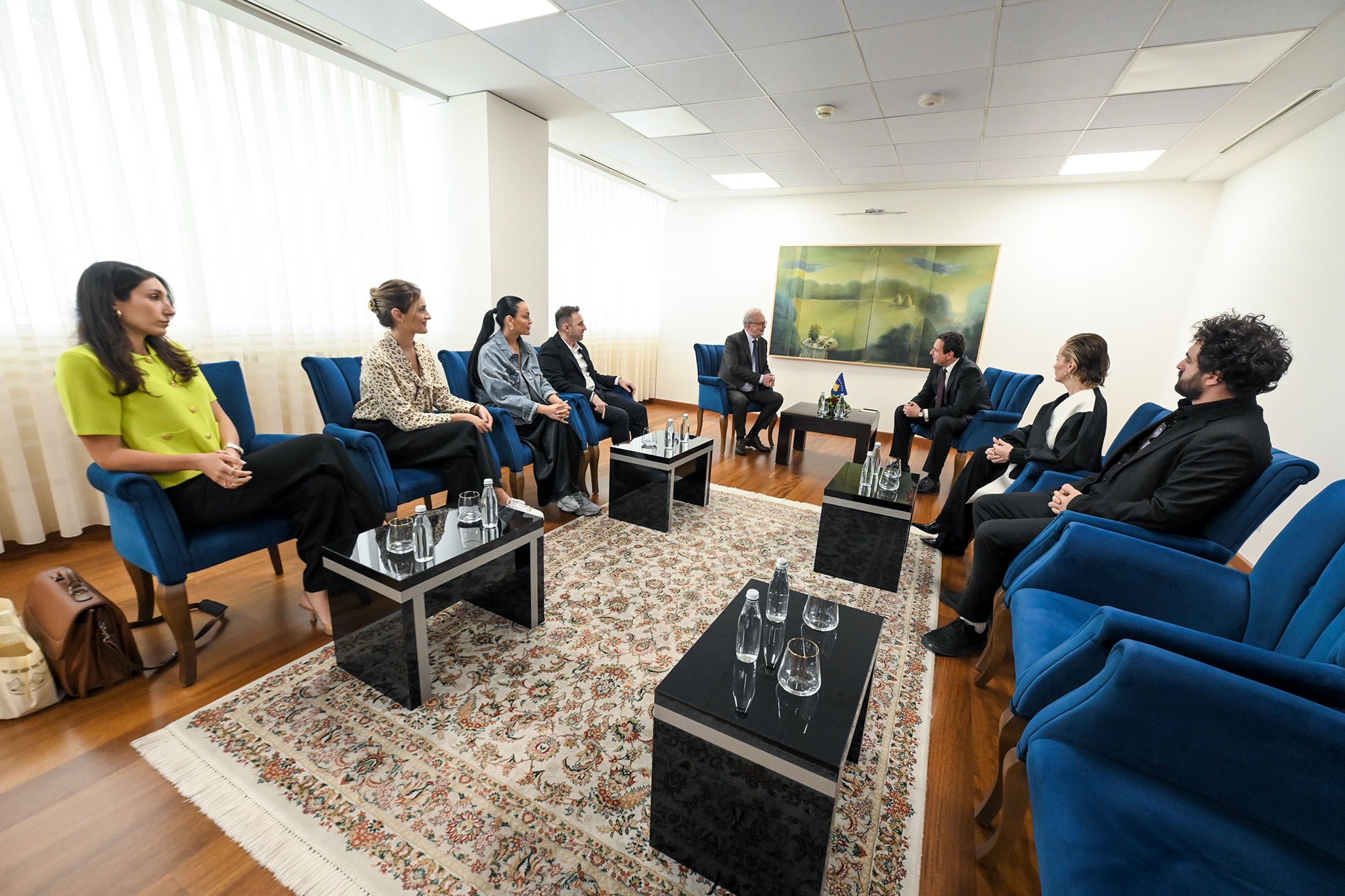 Kryeministri në detyrë mirëpret ekipin organizativ të Prishtina International Theater Festival