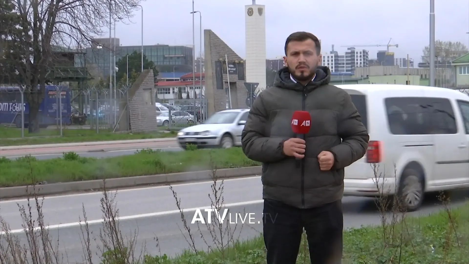 Skadoi kontrata, Kazerma Adem Jashari mbetet pa kompani të mirëmbajtjes