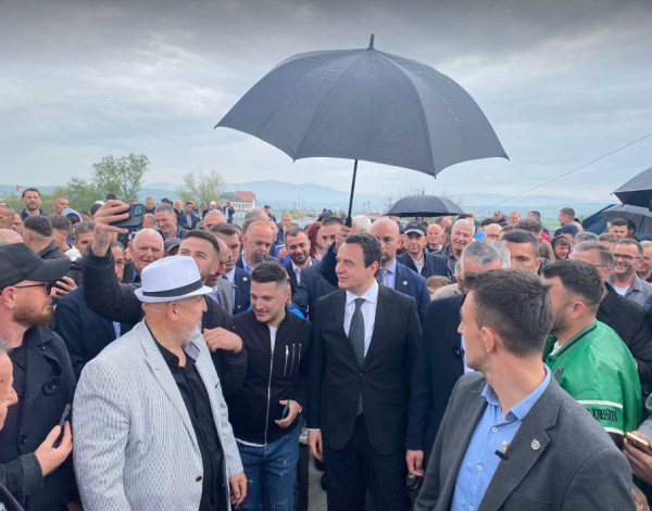 albin kurti ne rugove te hasit