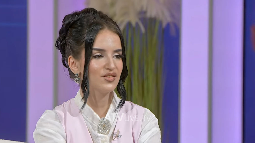 “Prind nuk është ai që të lindë, por ai që të rritë” – Zana Islami me rrëfim prekës për historinë e saj si vajzë e adoptuar