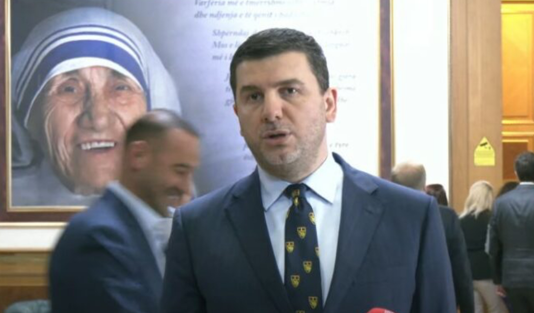 Krasniqi: I pakuptimtë insistimi i Kurtit me Haxhiun, demokratët në SHBA ndërruan kandidatin për president