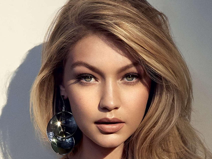Gigi Hadid dhe Bradley Cooper zyrtarizojnë romancën