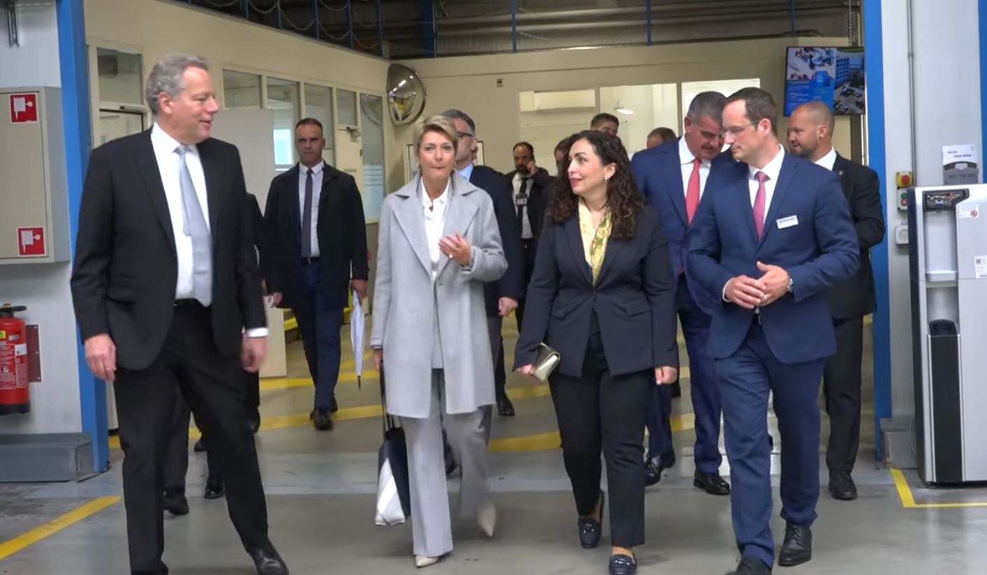 Presidentja Osmani viziton kompaninë zvicerane “Stadler Rail”: Kosova i plotëson të gjitha kushtet për investime