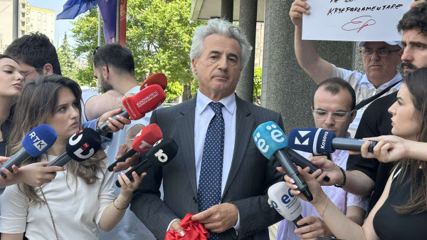 Koci: Ish-polici i njësisë speciale është arrestuar, shteti nuk po interesohet