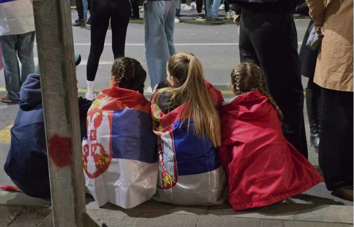 Protesta në Serbi, kërkohet shpallja e zgjedhjeve të parakohshme