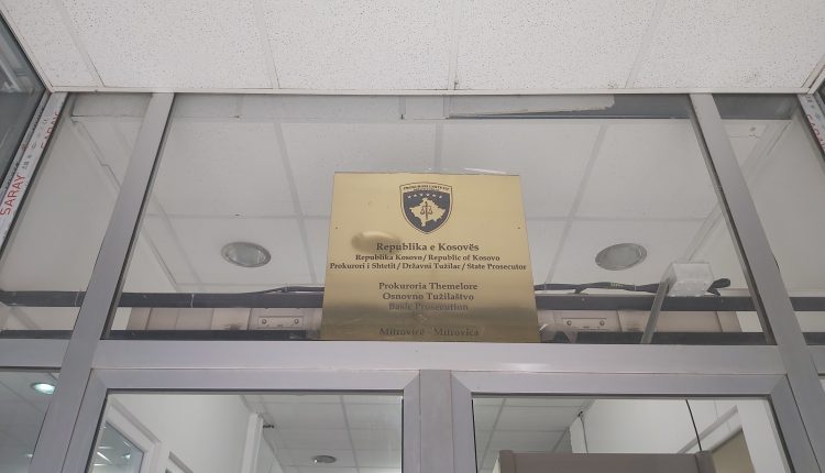 “Marrëveshje për pranimin e fajësisë” – Aktakuzë ndaj dy personave që kanë kryer trajtim mjekësor pa kualifikim profesional në Vushtrri