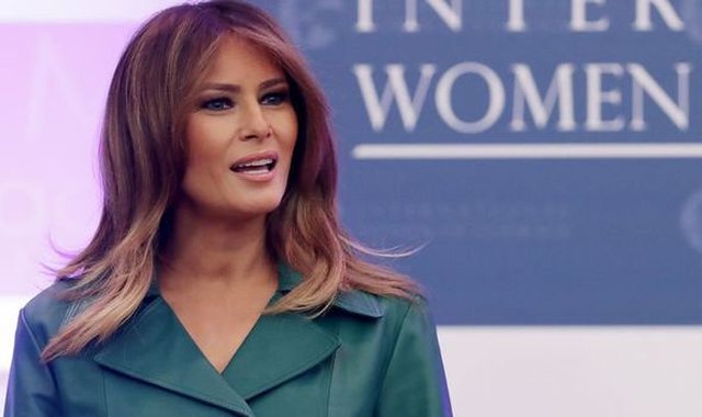 Presidenti Trump i jep Putinit një letër nga gruaja e tij Melania, zbulohet kërkesa e saj