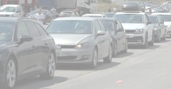 Bie fluksi në pikat kufitare, deri gjysmë ore pritje në dalje