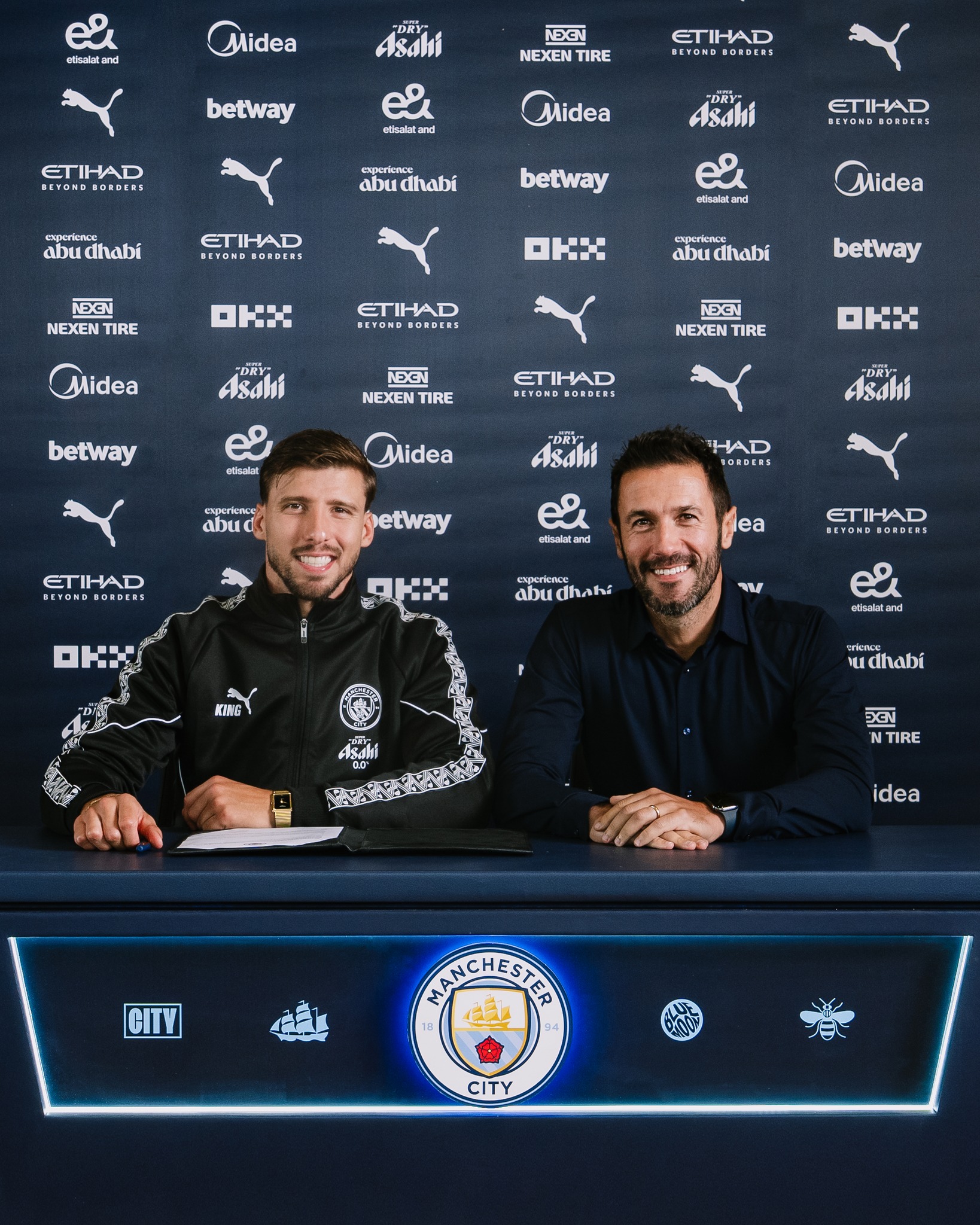 Ruben Dias rinovon kontraten me Manchester Cityn deri në vitin 2029