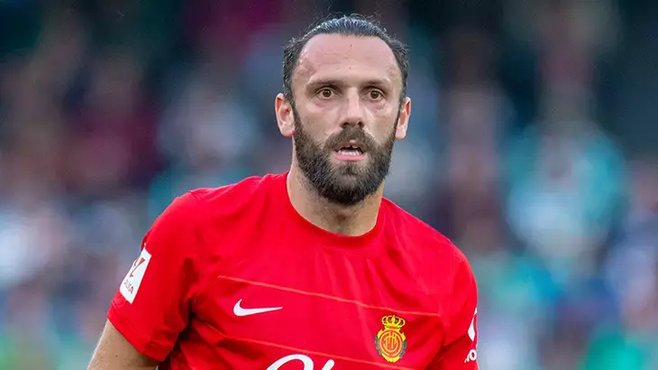 Vedat Muriqi është suspenduar me një ndeshje pas kartonit të kuq ndaj Barcelonës