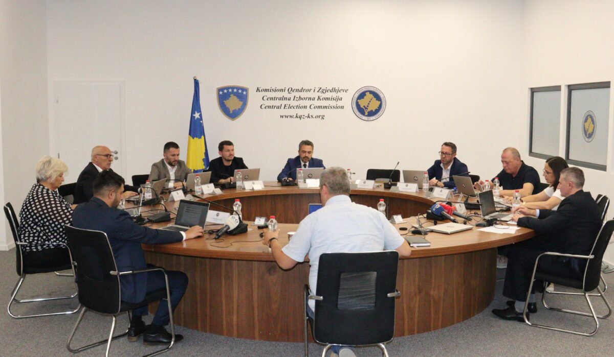 Kamerat vëzhguese janë shpërndarë në qendrat e votimit