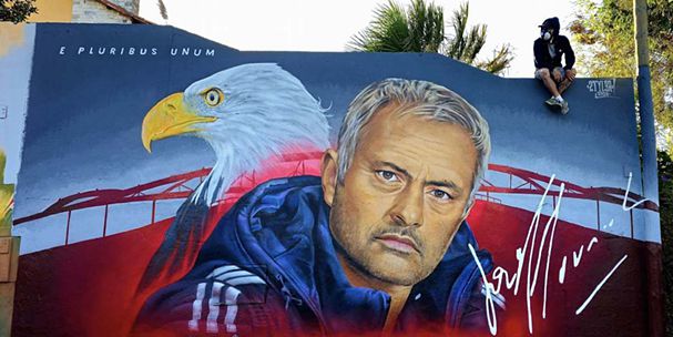 Murale spektakolare për Jose Mourinhon në Lisbonë