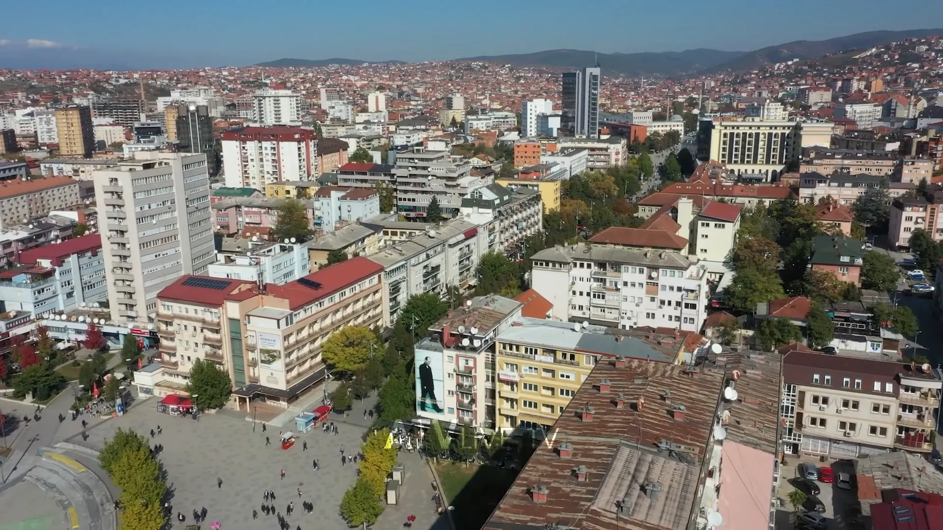 Rregullorja për zgjedhje e ndalon, por LDK vendos poster në hapësirat publike