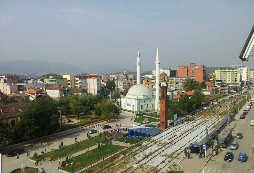 Ferizaj: Një person lëndohet pasi i bie një objekt i rëndë në kokë