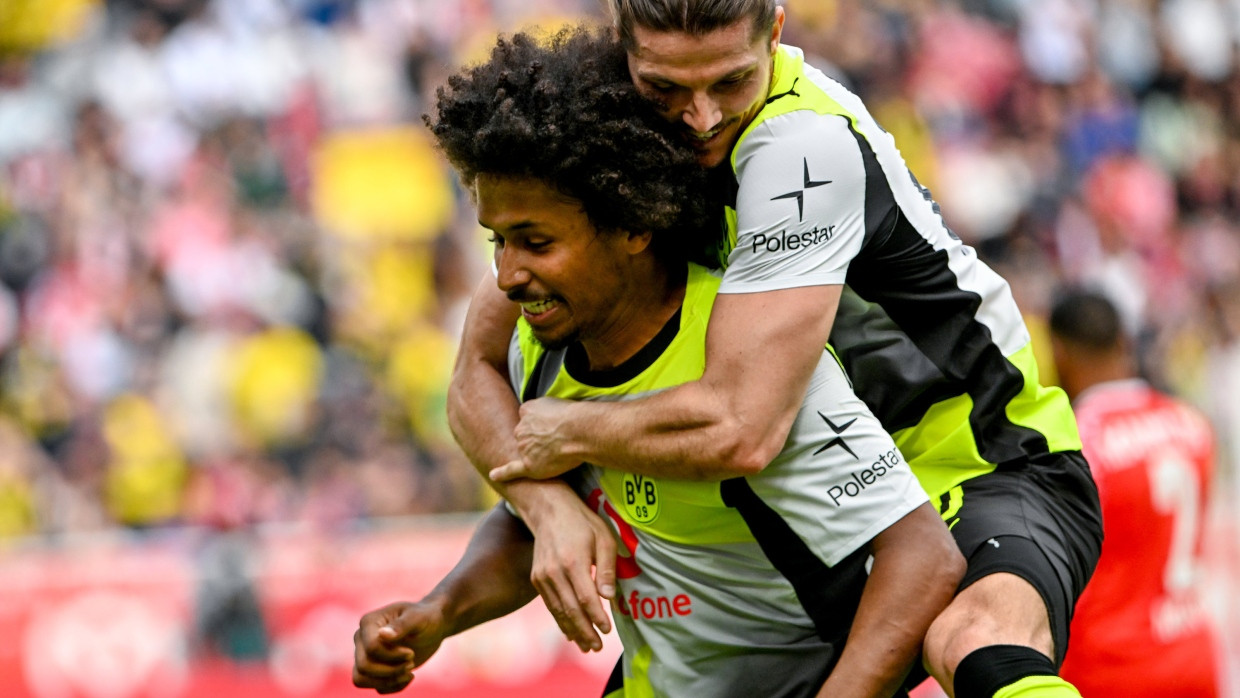 Borussia Dortmund mban hapin me Bayernin,mposhtë Mainzin në udhëtim